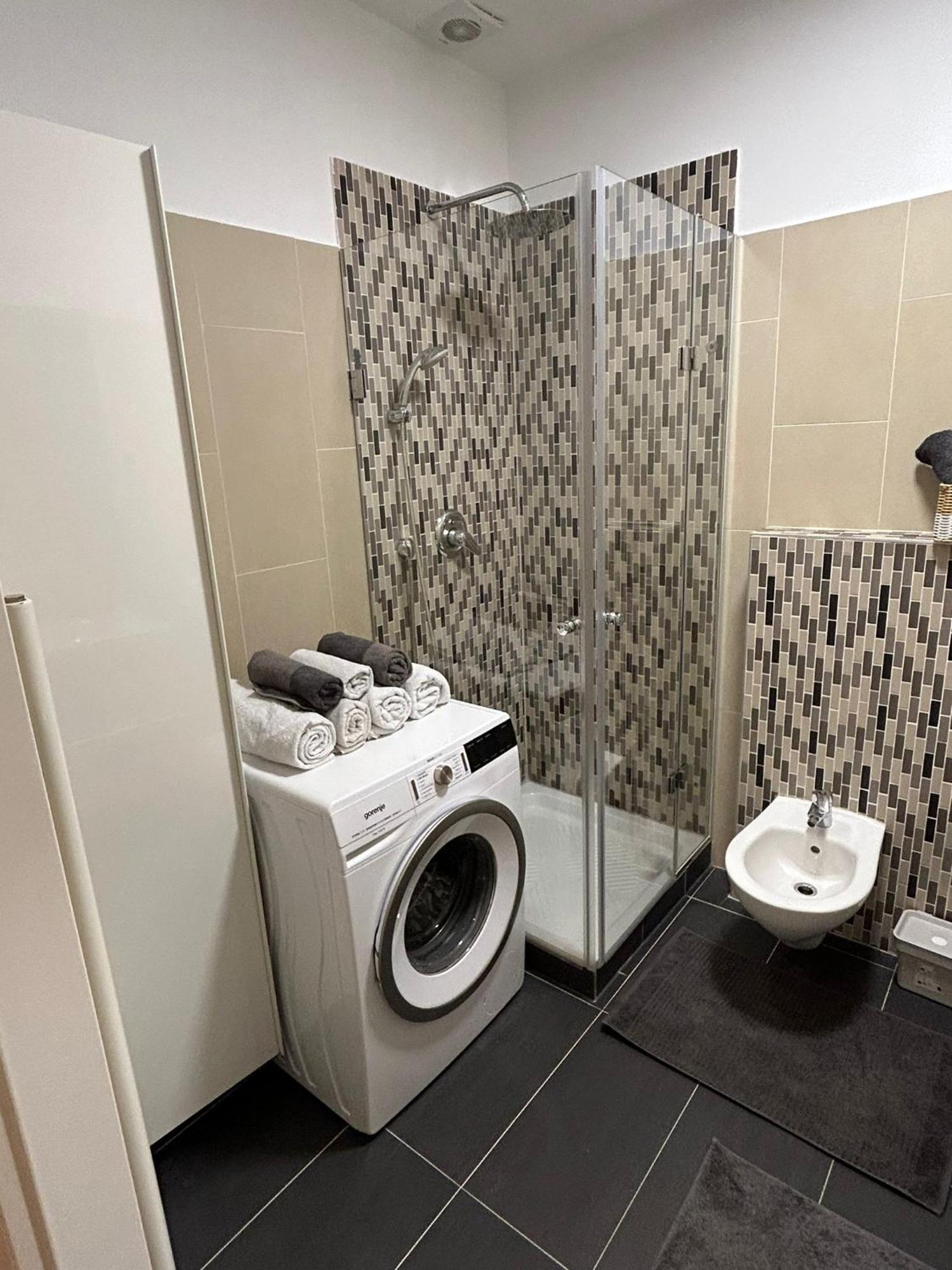 Favoriten Apartments Виена Екстериор снимка